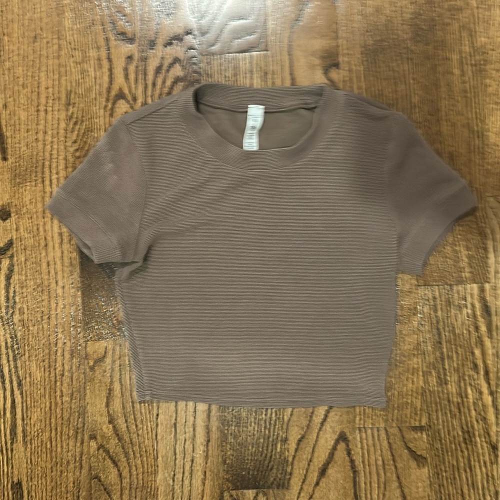 ALO Yoga Waffle Knit Cropped Tee In Hot Cocoa Brown XS